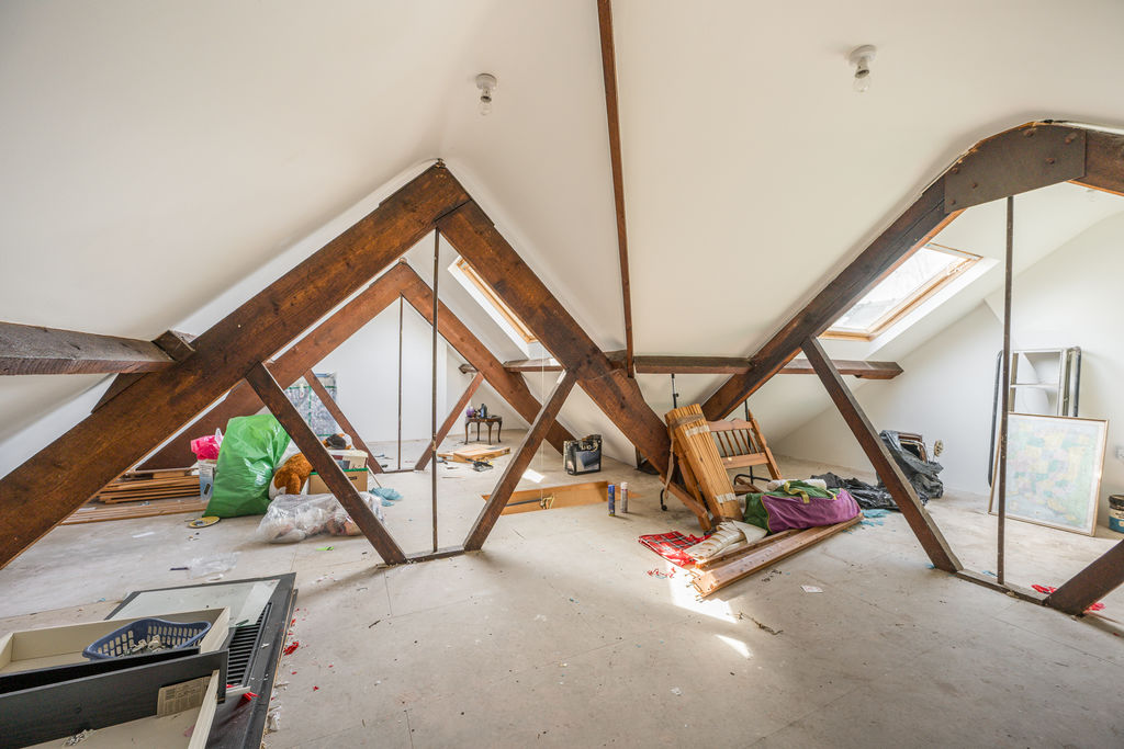 Loft Room- click for photo gallery